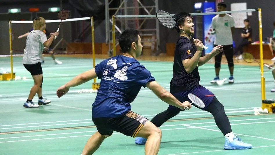 来看中国女足的比赛遇到了前男足主教练扬科维奇