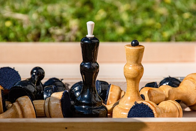 現出令人驚 現出令人驚